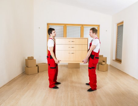 Careful transport of furniture and boxes in Knightsbridge by a man and van service